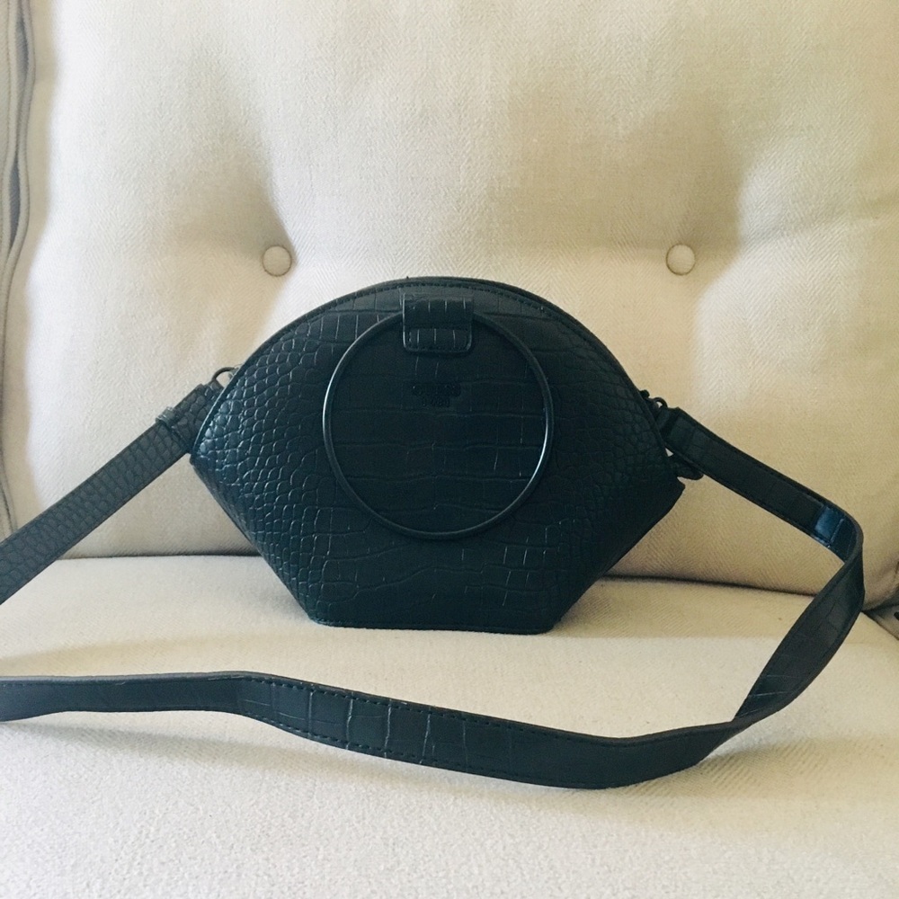 NWT Guess Classy Black